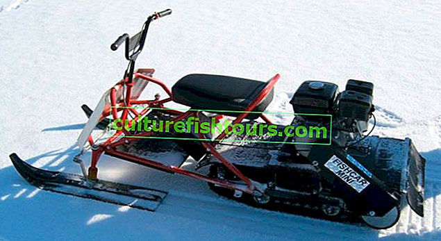 Kış balıkçılığı için mini kar motosikletleri