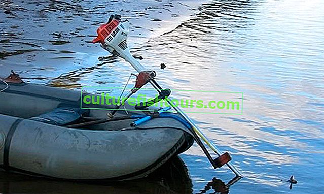 Самоделен мотор за лодка от тример